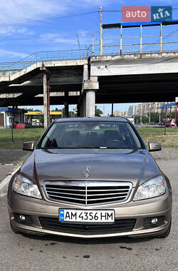Седан Mercedes-Benz C-Class 2010 в 