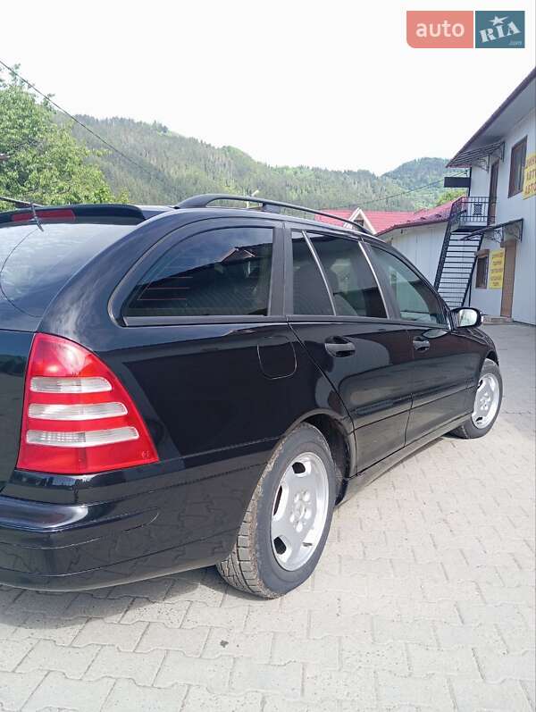 Универсал Mercedes-Benz C-Class 2002 в Верховине
