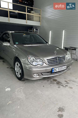 Седан Mercedes-Benz C-Class 2004 в 