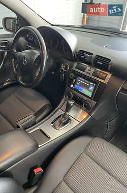 Седан Mercedes-Benz C-Class 2004 в 