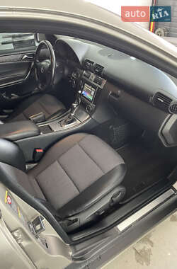 Седан Mercedes-Benz C-Class 2004 в 