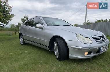 Купе Mercedes-Benz C-Class 2002 в Днепре