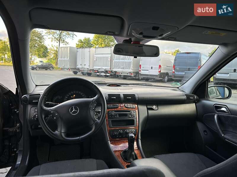 Седан Mercedes-Benz C-Class 2003 в Бучаче