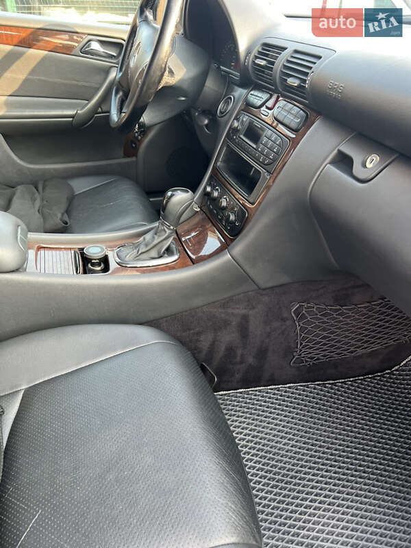 Седан Mercedes-Benz C-Class 2003 в Лубнах