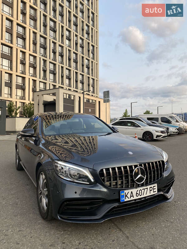Седан Mercedes-Benz C-Class 2015 в Киеве