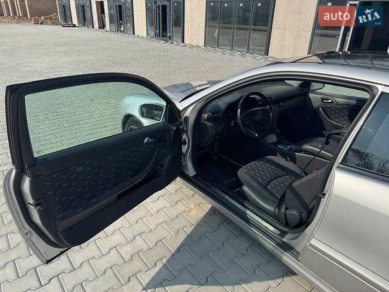 Купе Mercedes-Benz C-Class 2003 в Тернополе