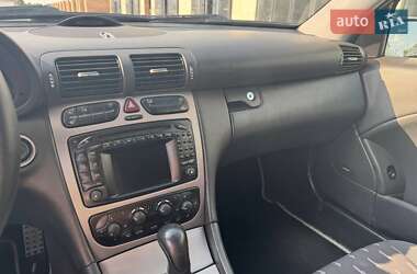 Купе Mercedes-Benz C-Class 2003 в 