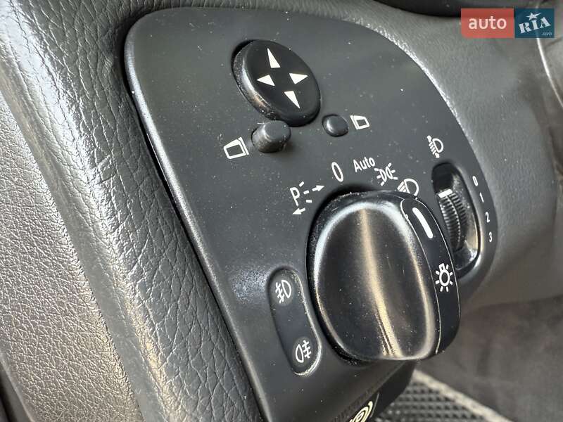 Седан Mercedes-Benz C-Class 2000 в Ровно