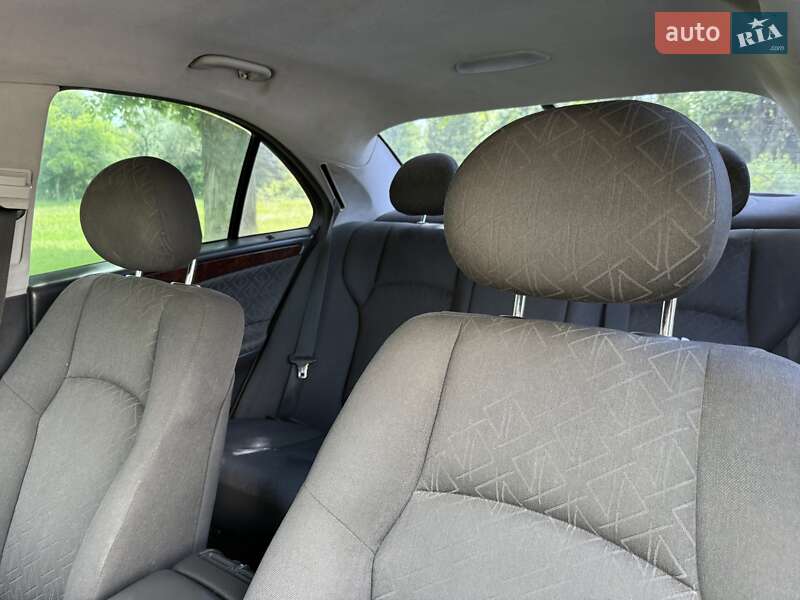 Седан Mercedes-Benz C-Class 2000 в Ровно