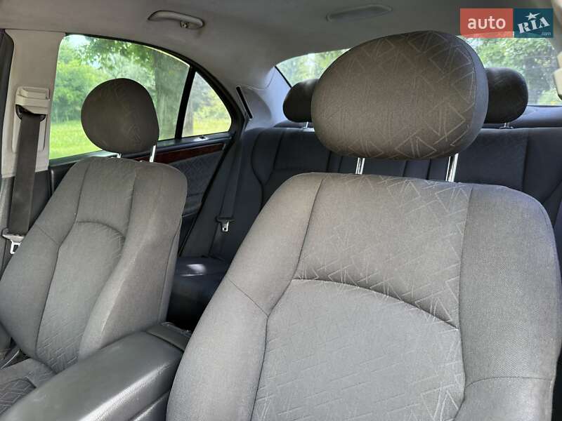 Седан Mercedes-Benz C-Class 2000 в Ровно