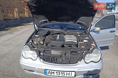 Седан Mercedes-Benz C-Class 2001 в 