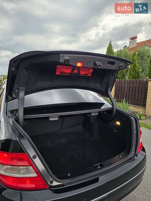 Седан Mercedes-Benz C-Class 2010 в Вінниці