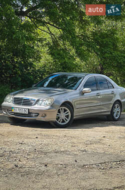 Седан Mercedes-Benz C-Class 2004 в 