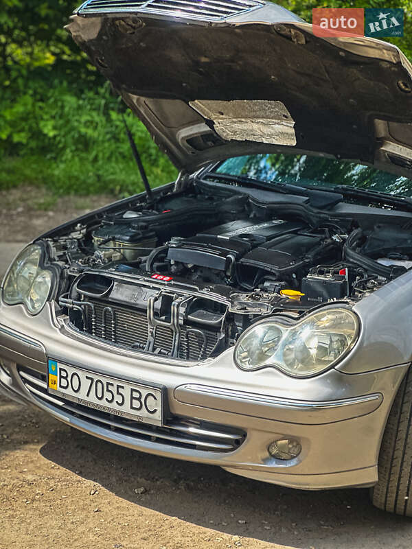 Седан Mercedes-Benz C-Class 2004 в Тернополі