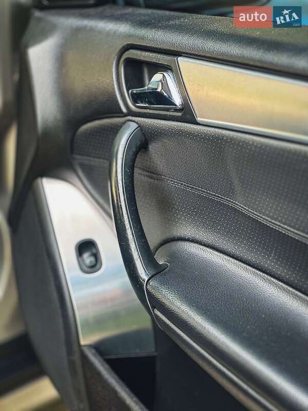 Седан Mercedes-Benz C-Class 2004 в Тернополі