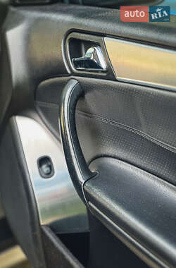 Седан Mercedes-Benz C-Class 2004 в 