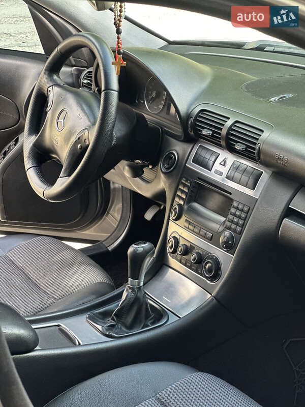 Седан Mercedes-Benz C-Class 2004 в Тернополі