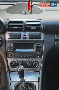 Седан Mercedes-Benz C-Class 2004 в 