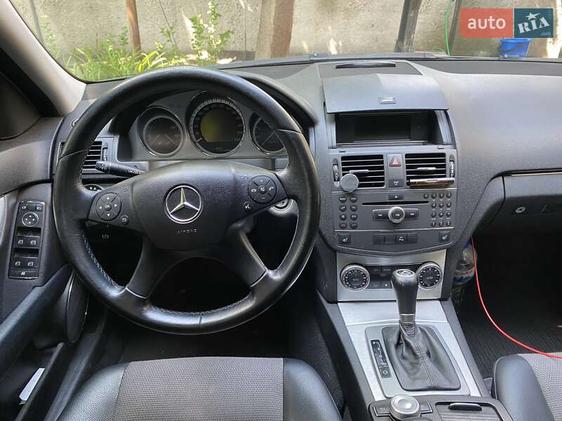Універсал Mercedes-Benz C-Class 2009 в Чернігові