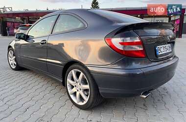 Купе Mercedes-Benz C-Class 2006 в 