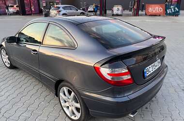 Купе Mercedes-Benz C-Class 2006 в 