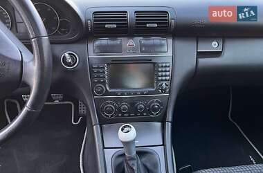 Купе Mercedes-Benz C-Class 2006 в 