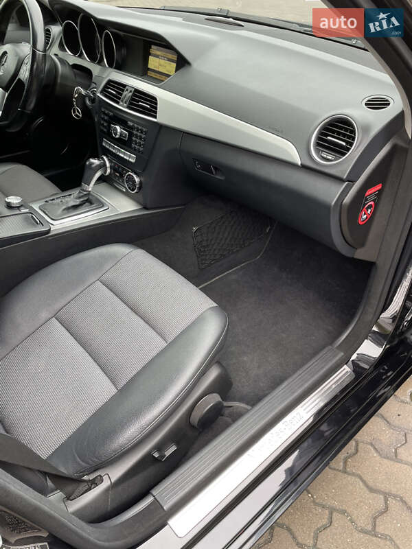 Седан Mercedes-Benz C-Class 2012 в Бродах фото 14 Седан Mercedes-Benz C-Class 2012 в Бродах