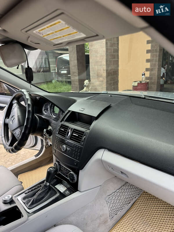 Універсал Mercedes-Benz C-Class 2008 в Чернівцях