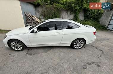 Купе Mercedes-Benz C-Class 2011 в 