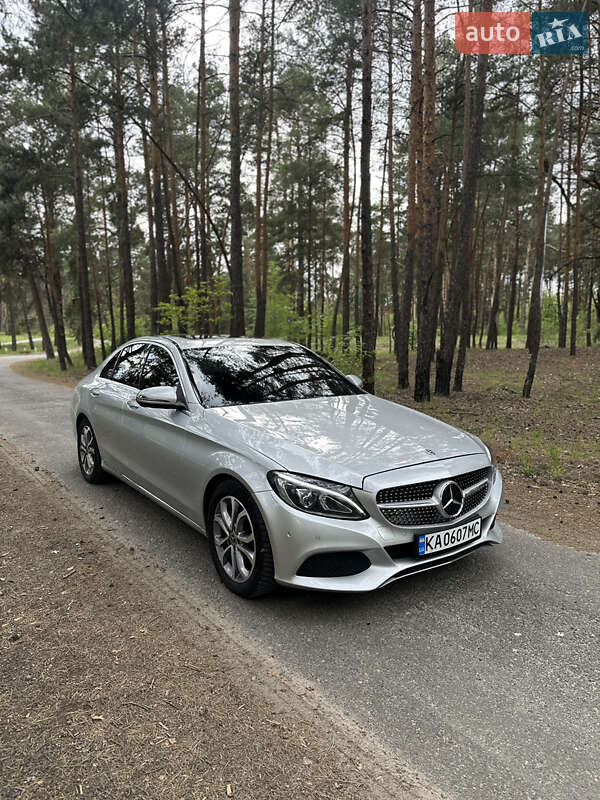 Седан Mercedes-Benz C-Class 2017 в Киеве