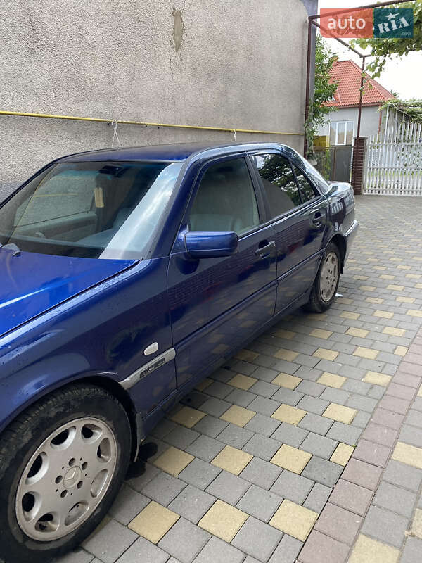 Седан Mercedes-Benz C-Class 1998 в Іршаві
