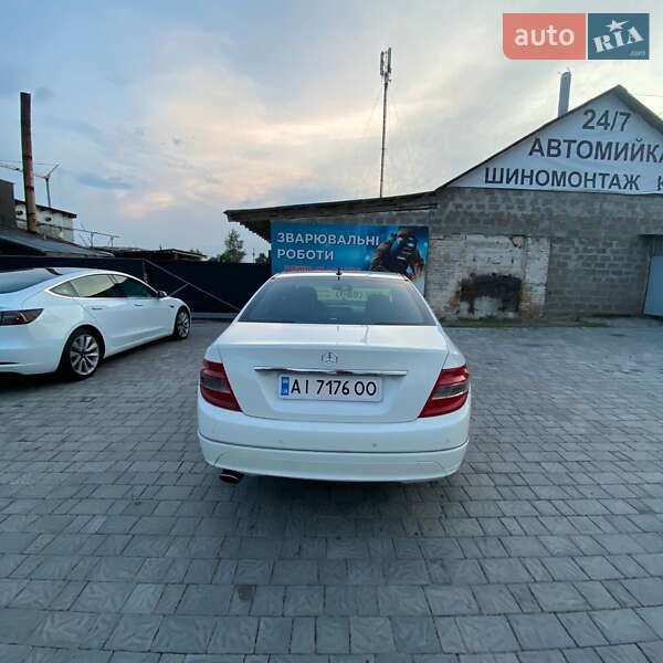 Седан Mercedes-Benz C-Class 2009 в Киеве