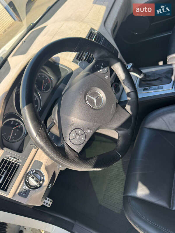 Седан Mercedes-Benz C-Class 2008 в Днепре