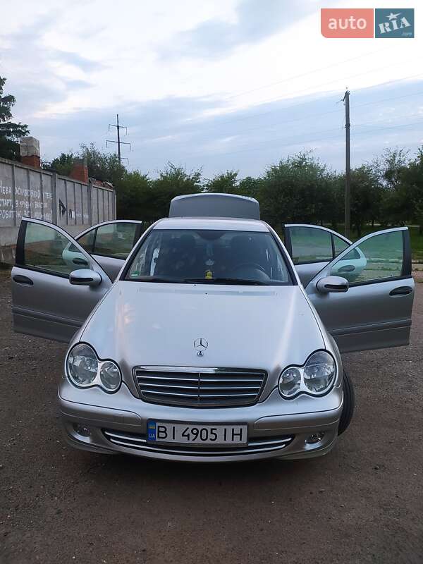 Седан Mercedes-Benz C-Class 2005 в Гадячі