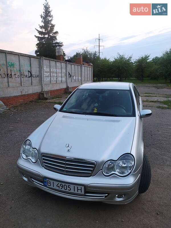 Седан Mercedes-Benz C-Class 2005 в Гадячі