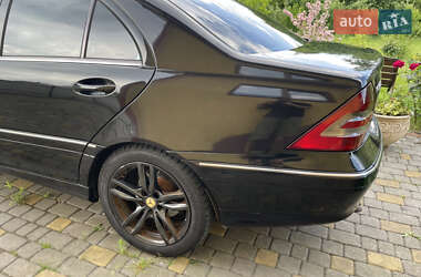 Седан Mercedes-Benz C-Class 2006 в 