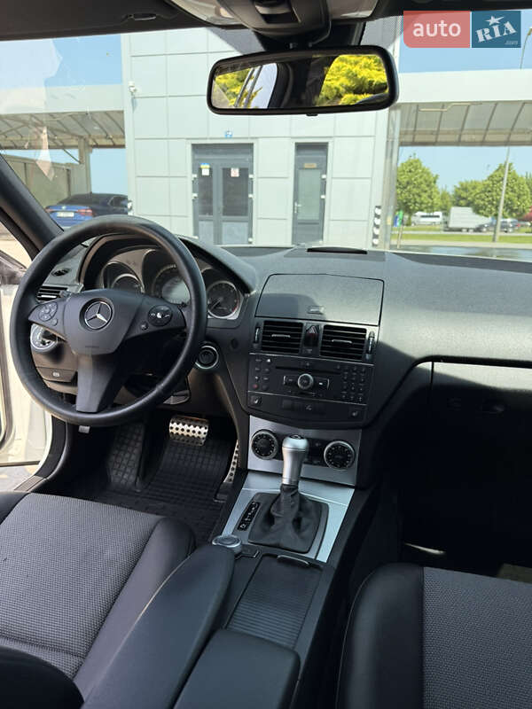 Универсал Mercedes-Benz C-Class 2008 в Мостиске
