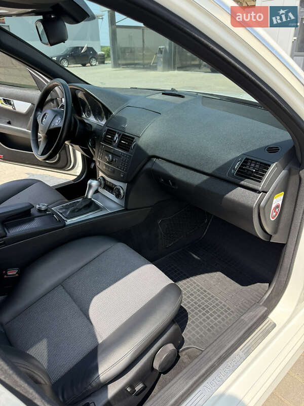 Универсал Mercedes-Benz C-Class 2008 в Мостиске