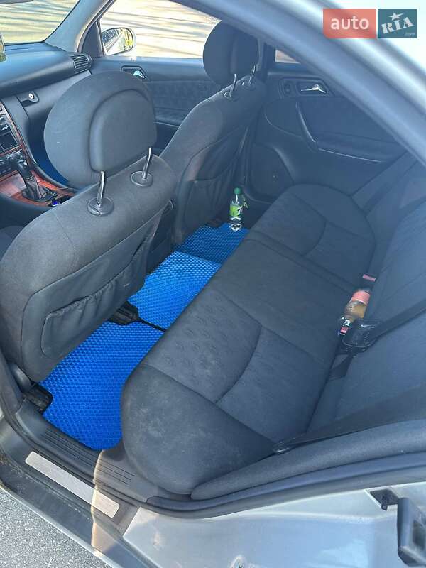 Седан Mercedes-Benz C-Class 2001 в Краматорске