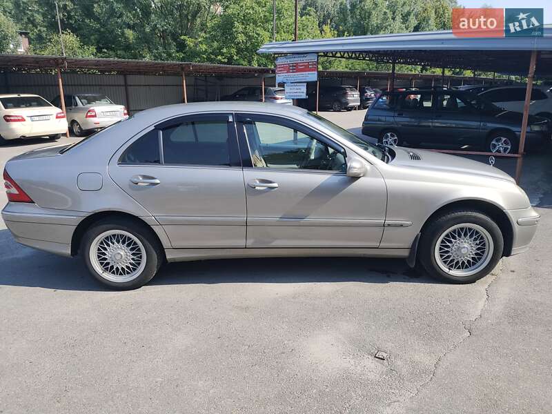 Седан Mercedes-Benz C-Class 2005 в Белой Церкви