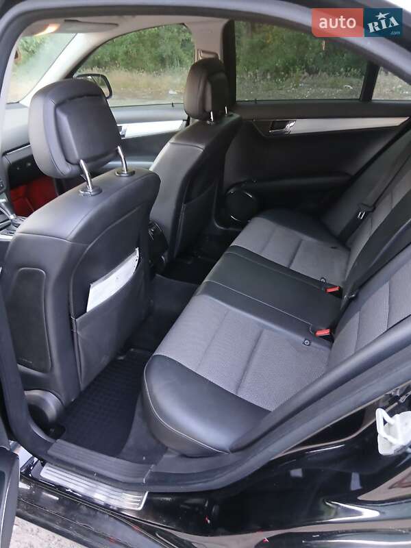 Седан Mercedes-Benz C-Class 2007 в Лебедине