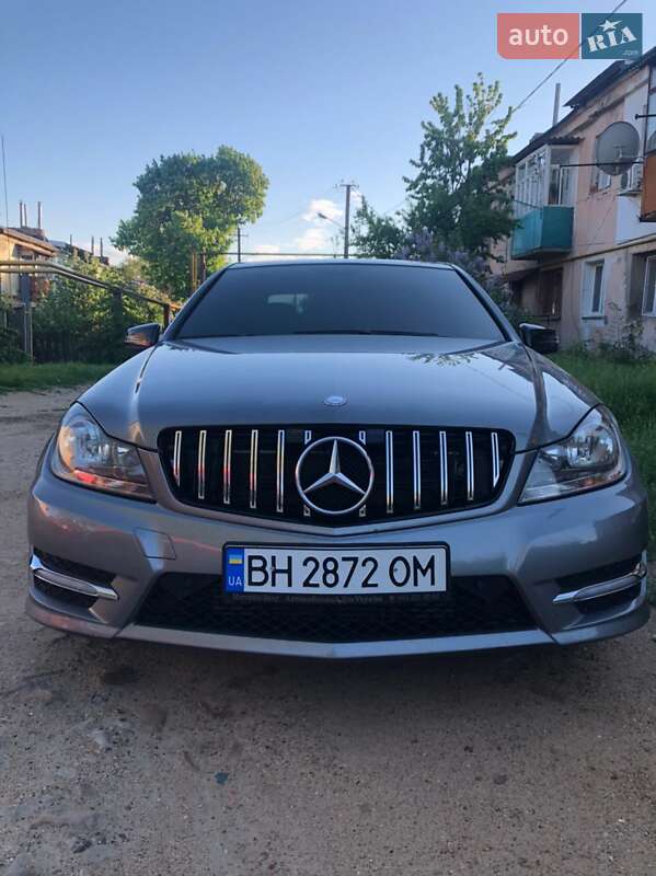 Mercedes-Benz C-Class 2011