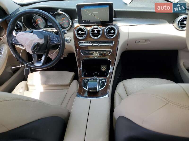 Седан Mercedes-Benz C-Class 2015 в Львові