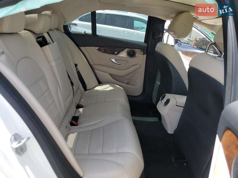 Седан Mercedes-Benz C-Class 2015 в Львові