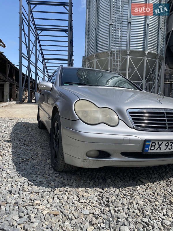 Универсал Mercedes-Benz C-Class 2002 в Чемеровцах