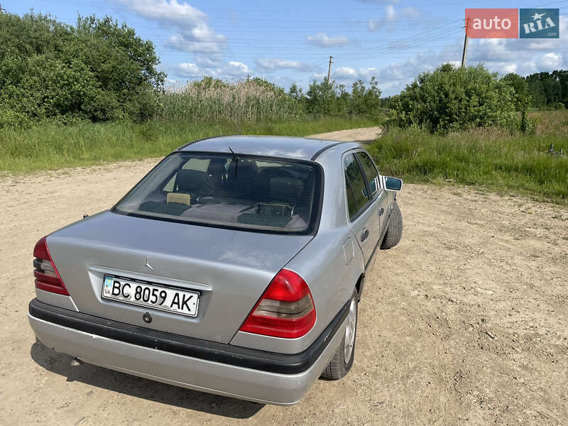 Седан Mercedes-Benz C-Class 1996 в Долині