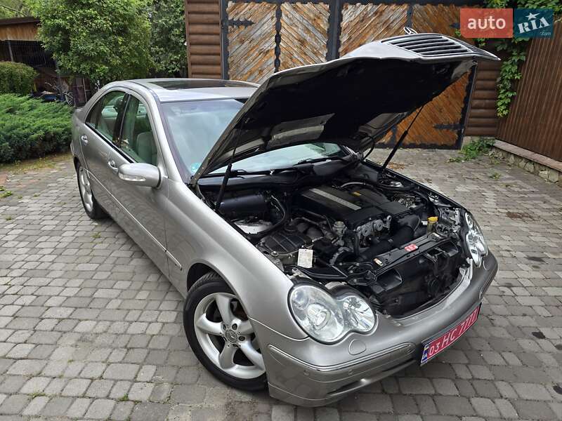 Седан Mercedes-Benz C-Class 2004 в Полтаве