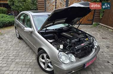Седан Mercedes-Benz C-Class 2004 в 