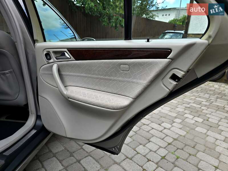 Седан Mercedes-Benz C-Class 2004 в Полтаве