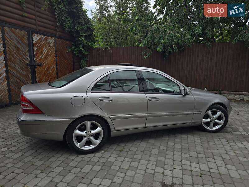 Седан Mercedes-Benz C-Class 2004 в Полтаве